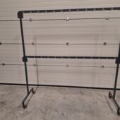 Kapstok / Garderoberek met 104 haken verrijdbaar 2 mtr.