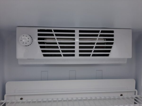 Glasdeurkoelkast glasdeurkoeling groot 368 liter inhoud met ledverlichting wit nieuw.