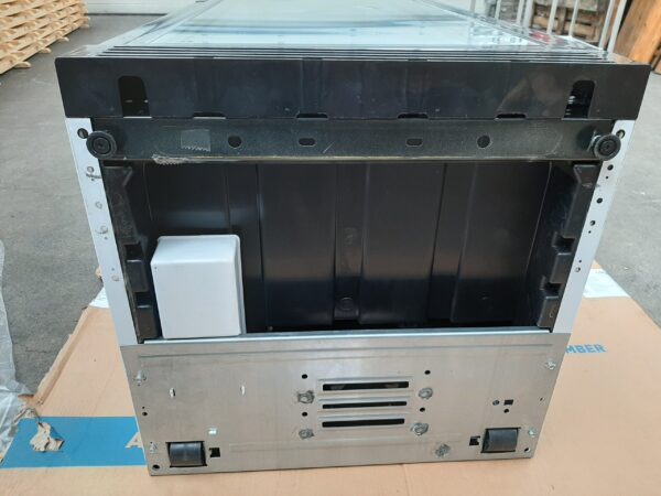 Glasdeurkoelkast glasdeurkoeling groot 368 liter inhoud met ledverlichting wit nieuw.