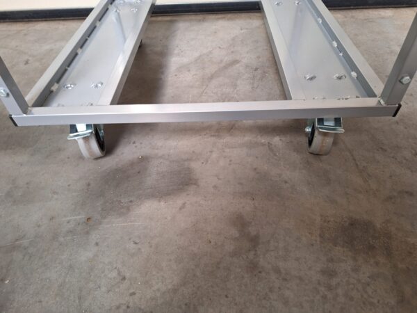 Glasdeurkoelkast glasdeurkoeling groot 368 liter inhoud met ledverlichting wit nieuw.