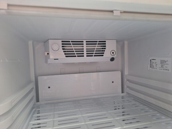 Glasdeurkoelkast glasdeurkoeling groot 368 liter inhoud met ledverlichting wit nieuw.