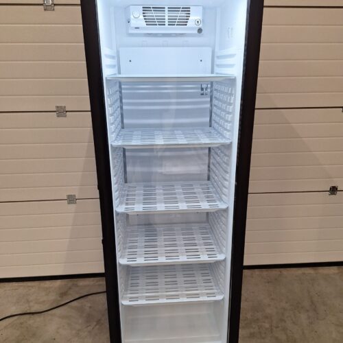 Glasdeurkoelkast glasdeurkoeling groot 368 liter inhoud met ledverlichting wit nieuw.