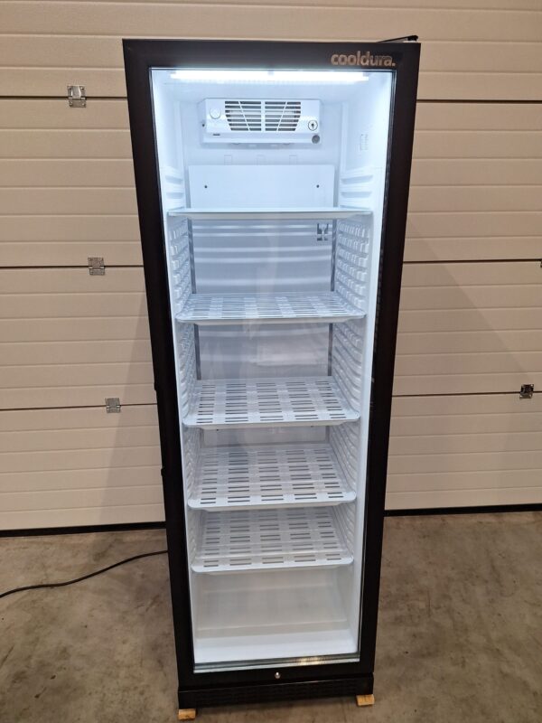 Glasdeurkoelkast glasdeurkoeling groot 368 liter inhoud met ledverlichting wit nieuw.