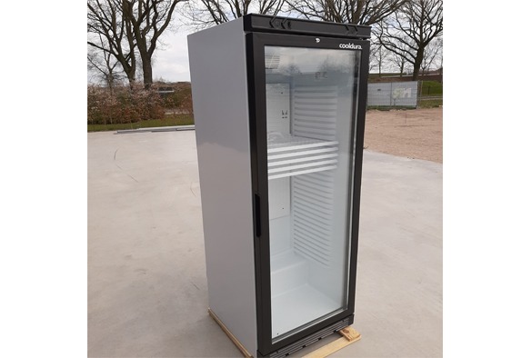 Glasdeurkoelkast glasdeurkoeling groot 368 liter inhoud met ledverlichting wit nieuw.