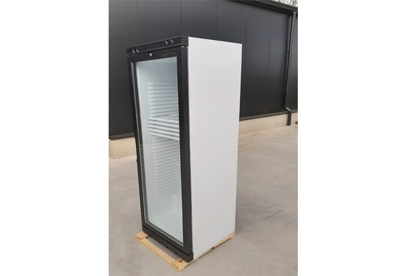 Glasdeurkoelkast glasdeurkoeling groot 368 liter inhoud met ledverlichting wit nieuw.